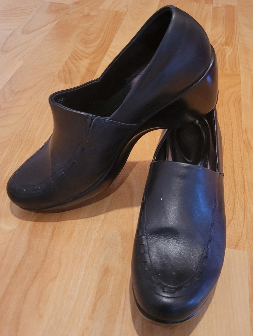 Ariat Women’s Black Leather Slip-On Clog Size 9.5